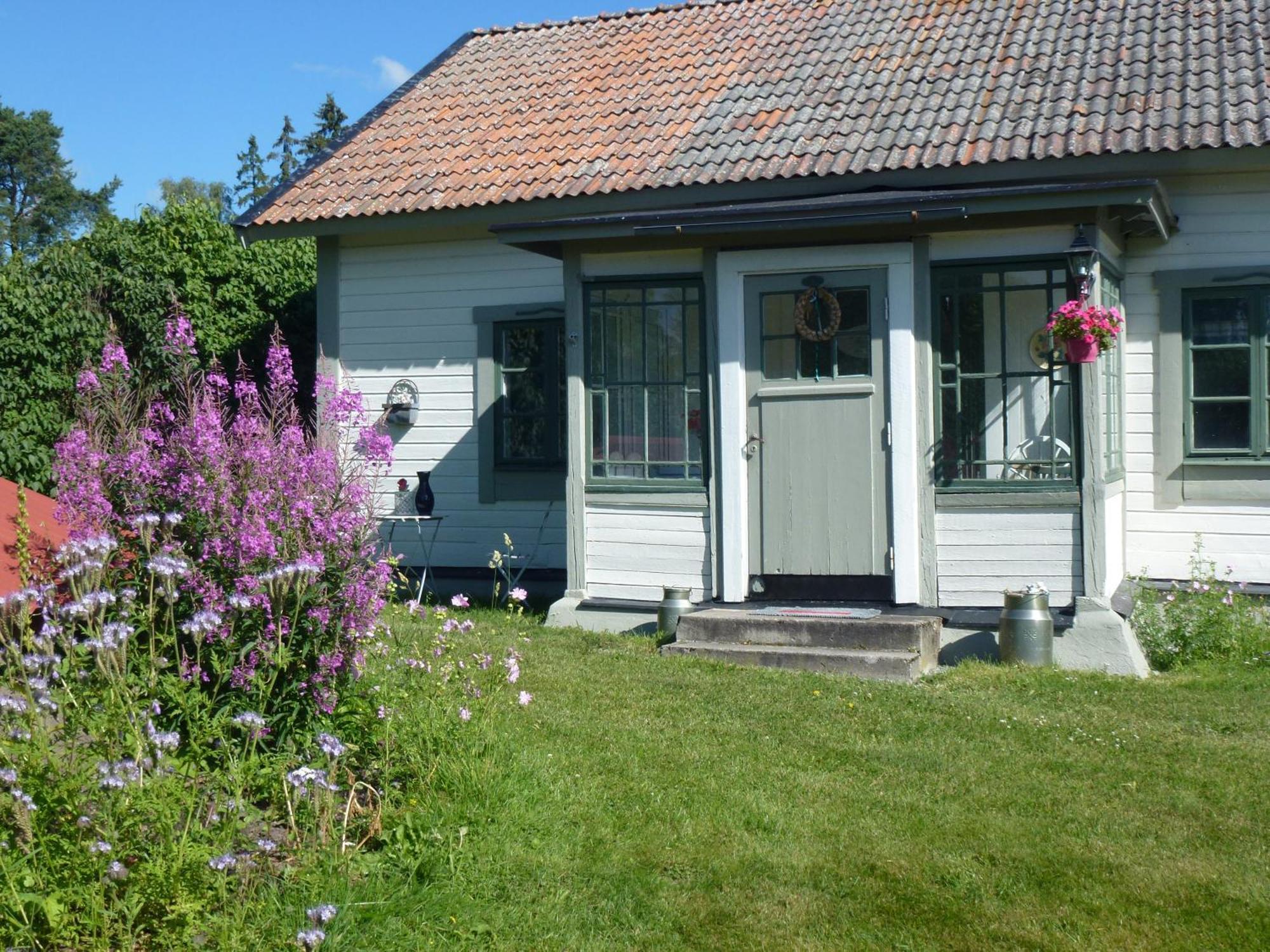 Enkoeping Cottage Екстер'єр фото